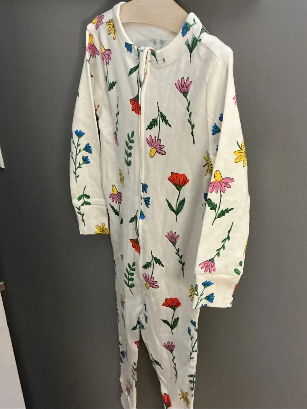 Old Navy floral-print zippered one-piece baby sleeper . NWT